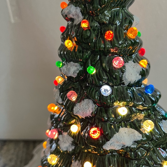 13 I/2 in ceramic glazed Christmas tree - Picture 6 of 11